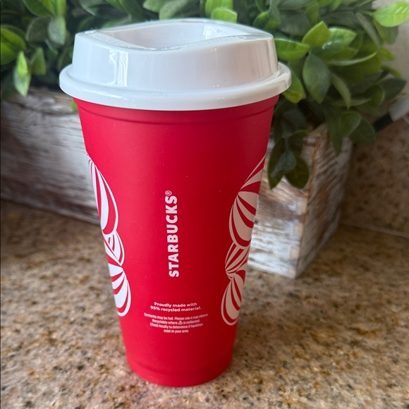 STARBUCKS | Reusable Red and White Holiday Cup 2024 - Picture 2 of 6